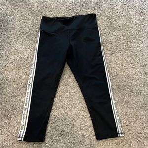 Women Black Capri leggings  with Side logo Stripes med